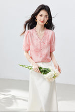 Muatkan imej ke dalam penonton Galeri, Rita Pink Lace V-Neck Longevity Top
