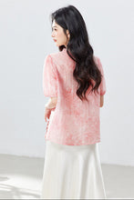 Muatkan imej ke dalam penonton Galeri, Rita Pink Lace V-Neck Longevity Top
