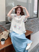 Load image into Gallery viewer, Brilliance 2-Piece Embroidered Floral Vina Set

