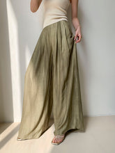 Load image into Gallery viewer, Angela Delicate Qipao Cheongsam Pant
