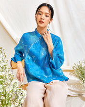 Load image into Gallery viewer, Crane Hibiscus Top (Turquoise)
