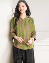 Load image into Gallery viewer, Azalea Floral Print Relaxed Rina Top
