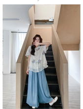 Load image into Gallery viewer, Brilliance 2-Piece Embroidered Floral Vina Set
