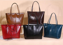 Load image into Gallery viewer, Kelley Messenger Shoulder Bag
