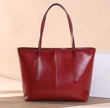 Load image into Gallery viewer, Kelley Messenger Shoulder Bag
