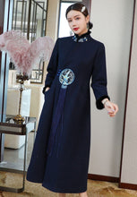 Load image into Gallery viewer, Floral Embroidery Fur Edge Chinese Style Long Woolen Wind Coat
