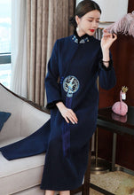 Load image into Gallery viewer, Floral Embroidery Fur Edge Chinese Style Long Woolen Wind Coat
