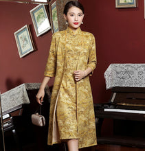 Load image into Gallery viewer, Knee Length Short Sleeve Suede Cheongsam with Long Sleeve Coat
