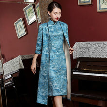Load image into Gallery viewer, Knee Length Short Sleeve Suede Cheongsam with Long Sleeve Coat
