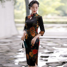 Load image into Gallery viewer, 3/4 Sleeve Knee Length Traditional Cheongsam Floral Velvet Chinese Dress
