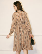 Muatkan imej ke dalam penonton Galeri, French Elegance Dress
