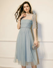 Muatkan imej ke dalam penonton Galeri, Grenadine Maiden Dress
