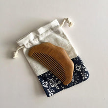 Load image into Gallery viewer, Handcrafted Verawood Comb (S)
